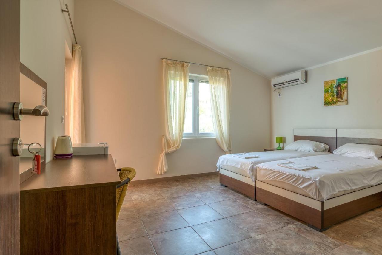 Apartmani Bronhi Sutomore Exterior foto