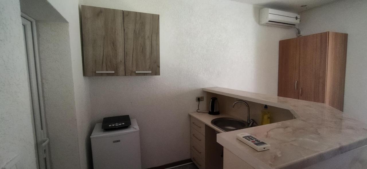 Apartmani Bronhi Sutomore Exterior foto